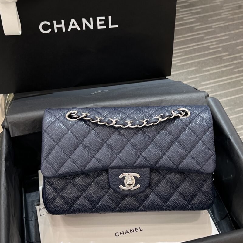 20230625_i1687673639_8112_0 Replica CHANEL Classic Flap 23cm Sea Blue