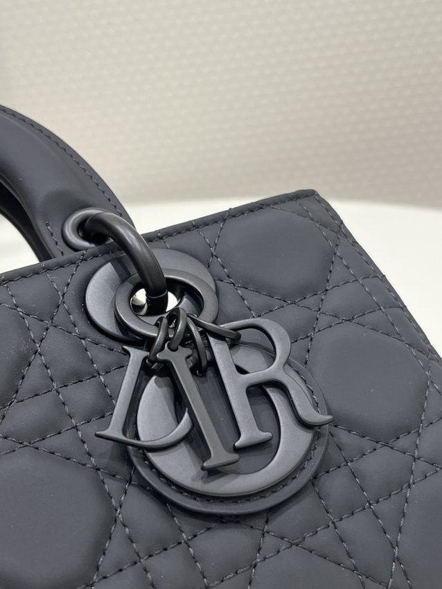 20230625_i1687682508_2939_1-1-1 Replica Dior Lady D-Joy Bag Black Matte - 图片 3