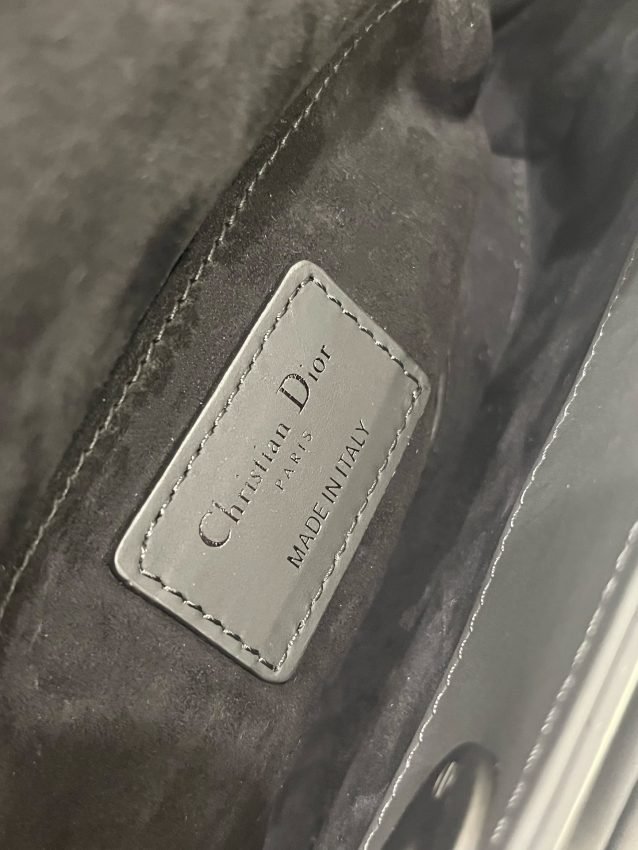 20230625_i1687682508_3254_8-1-1 Replica Dior Lady D-Joy Bag Black Matte - 图片 4