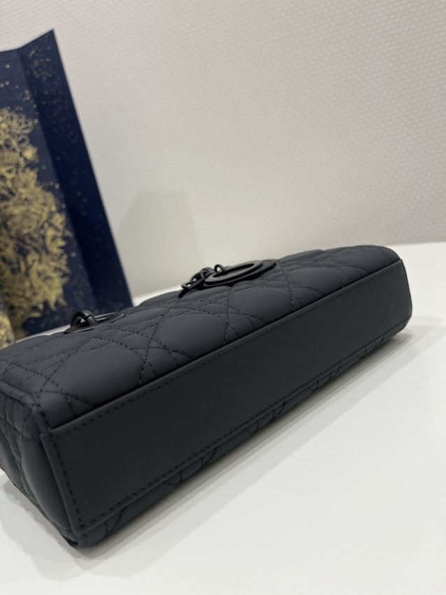 20230625_i1687682508_3510_5-1-1 Replica Dior Lady D-Joy Bag Black Matte - 图片 5