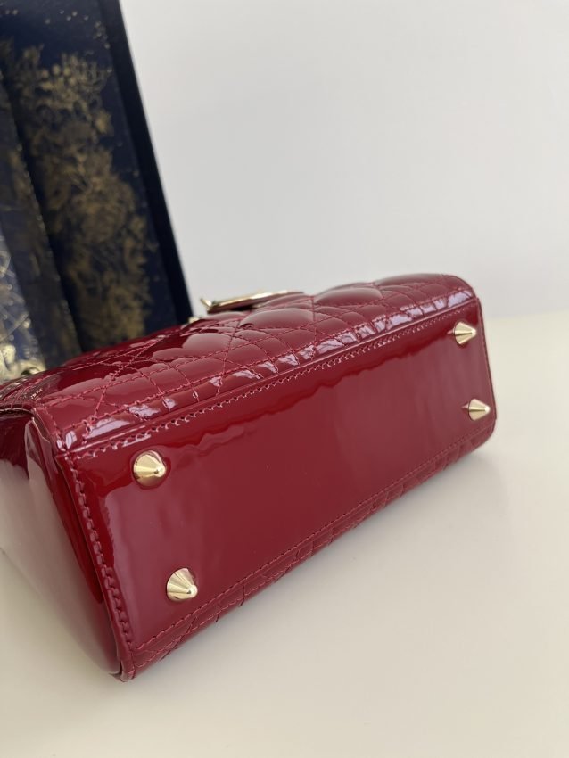 20230628_i1687935864_1306_5 Replica Lady Dior Patent Red ABC - 图片 2