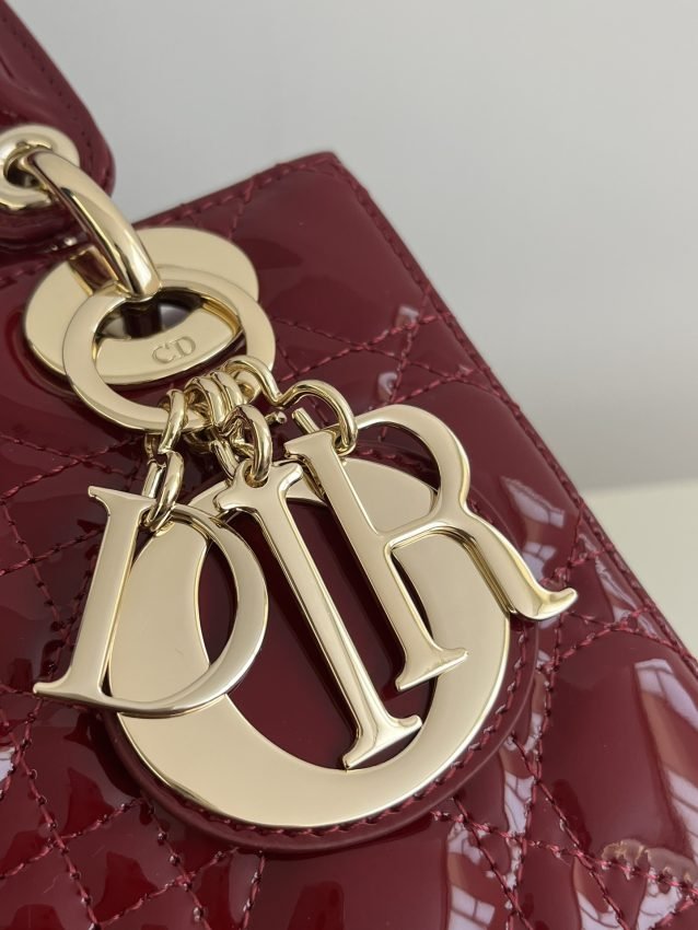 20230628_i1687935864_3647_1 Replica Lady Dior Patent Red ABC - 图片 6