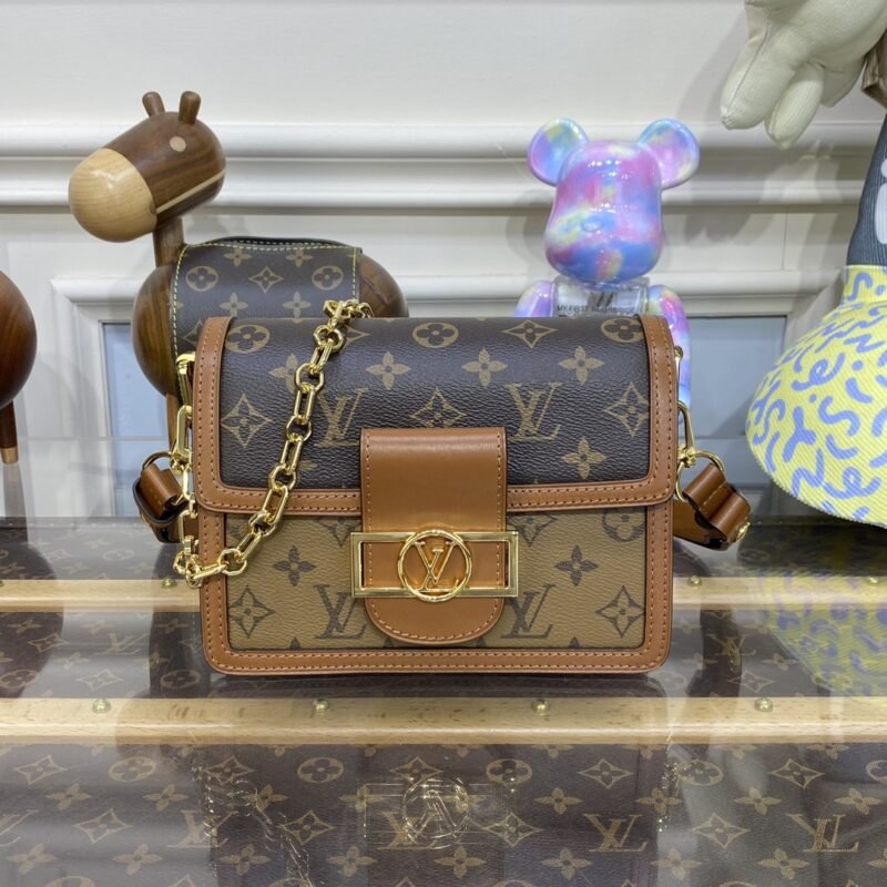 20230703_i1688382738_1896_0 Replica Louis Vuitton Dauphine Mini Brown