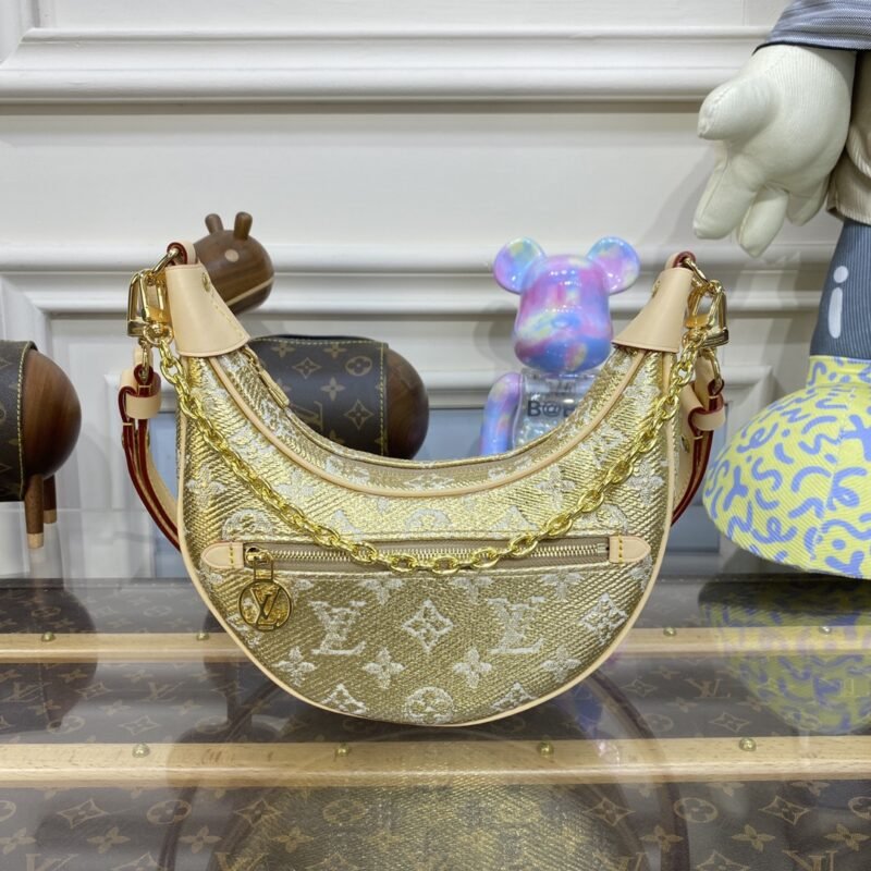 20230709_i1688901664_9516_0 Replica Louis Vuitton Loop Golden Canvas