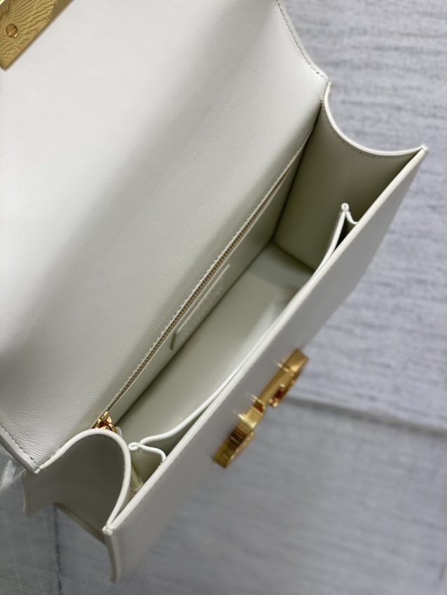 20230709_i1688916945_6000_7 Replica Dior 30 Montaigne White - 图片 3