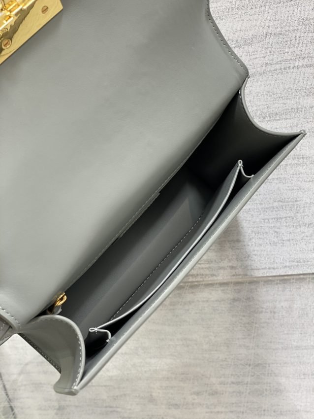 20230709_i1688917286_7868_7 Replica Dior 30 Montaigne Grey - 图片 5