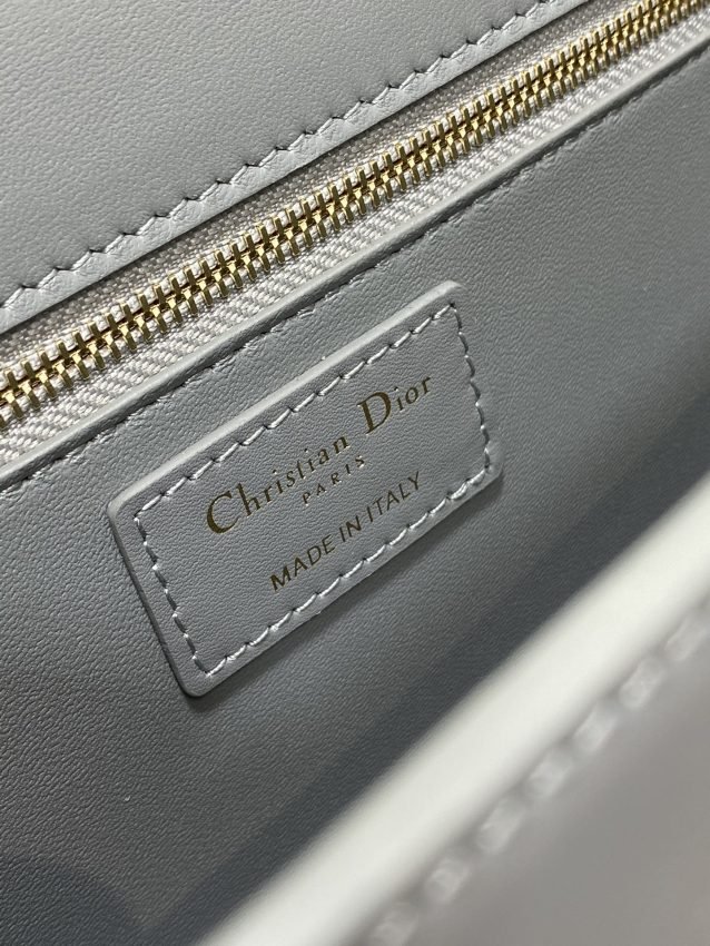 20230709_i1688917286_8261_8 Replica Dior 30 Montaigne Grey - 图片 7