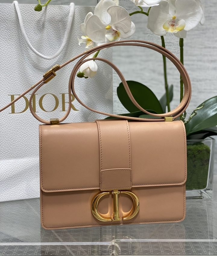 20230709_i1688917341_300_0-e1733345922574 Replica Dior 30 Montaigne Apricot
