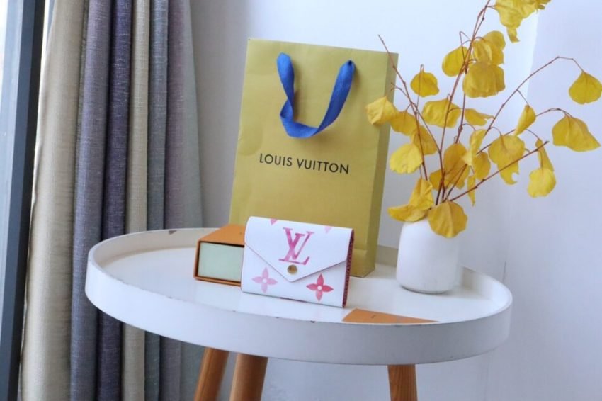 20230714_i1689304844_4825_0 Replica Louis Vuitton Victorine Wallet White&Pink - 图片 4