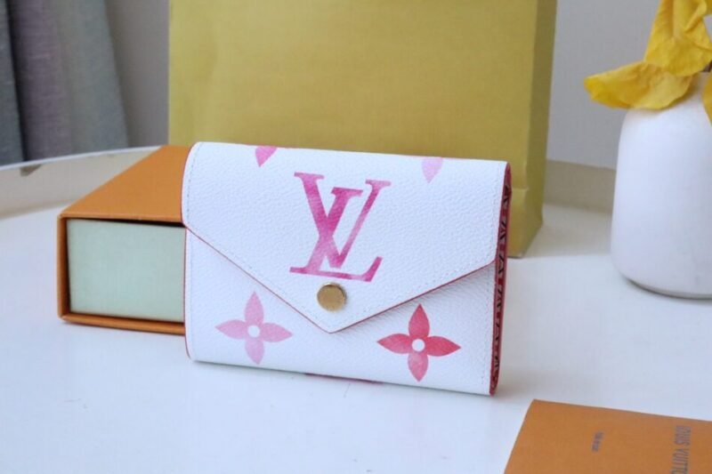 20230714_i1689304844_4837_1 Replica Louis Vuitton Victorine Wallet White&Pink