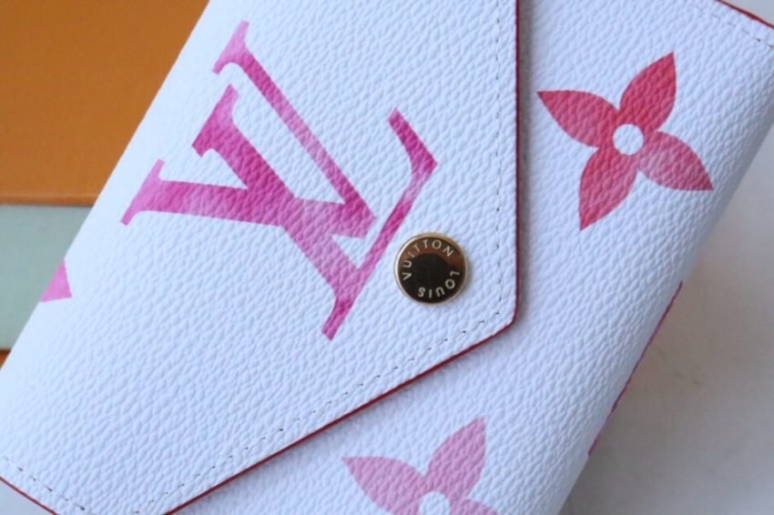 20230714_i1689304844_8021_4 Replica Louis Vuitton Victorine Wallet White&Pink - 图片 9