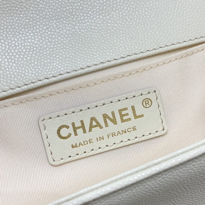 20230720_i1689861277_932_7 Replica CHANEL Le Boy White - 图片 2