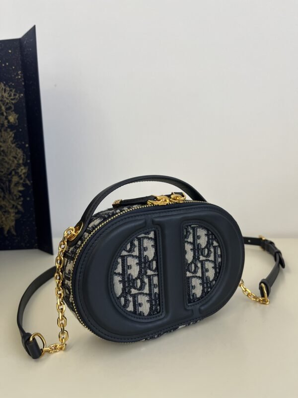 20230801_i1690861400_3465_0 Replica Dior Signature CD Top Handle - 图片 4