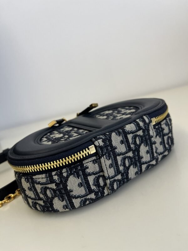 20230801_i1690861400_8112_2 Replica Dior Signature CD Top Handle - 图片 7