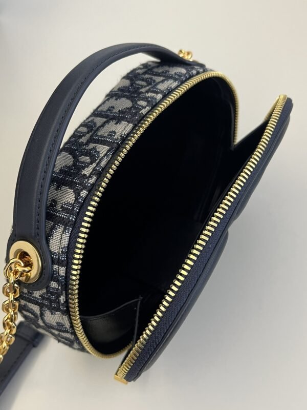 20230801_i1690861400_9525_6 Replica Dior Signature CD Top Handle - 图片 9