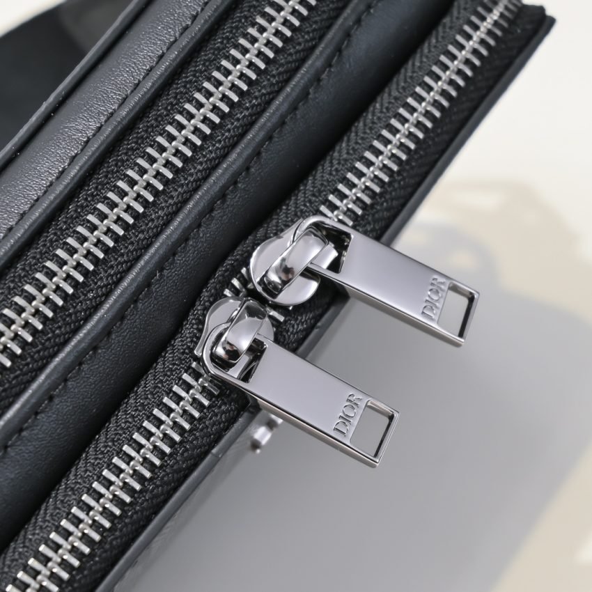 20230806_i1691259384_2160_4 Replica Dior Zipped Pouch Diamond Black - 图片 3