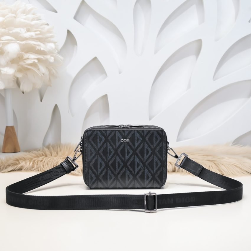 20230806_i1691259384_2369_0 Replica Dior Zipped Pouch Diamond Black
