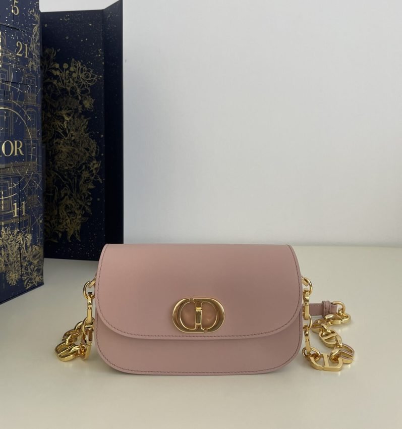 20230821_i1692588489_8695_0-e1733360980819 Replica Dior 30 Montaigne Avenue Bag Pink