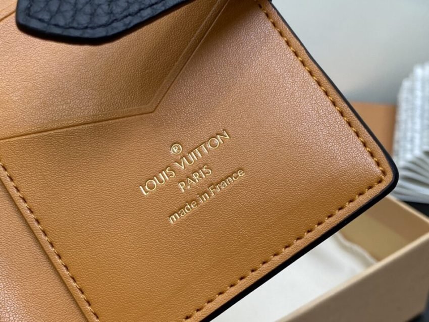20230828_i1693154312_4156_7 Replica Louis Vuitton Vertical Compact Wallet Black - 图片 6