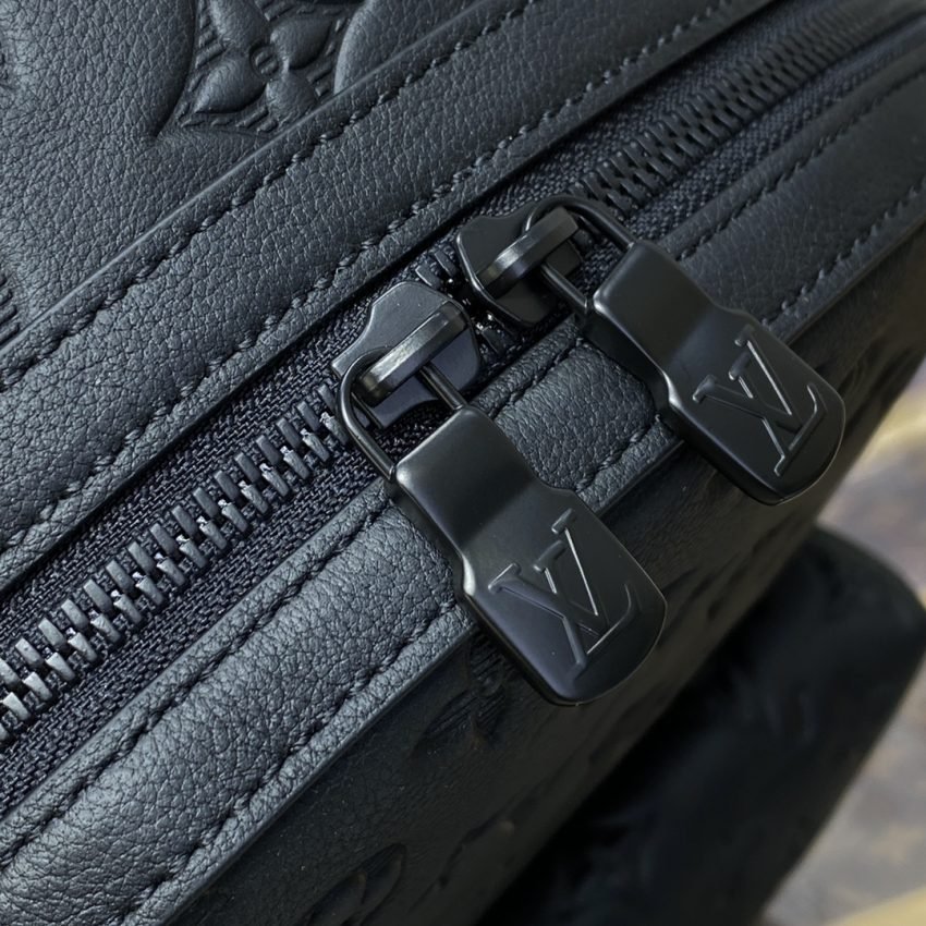 20230918_i1695035748_3640_5 Replica Louis Vuitton Discovery Backpack Full Black - 图片 4