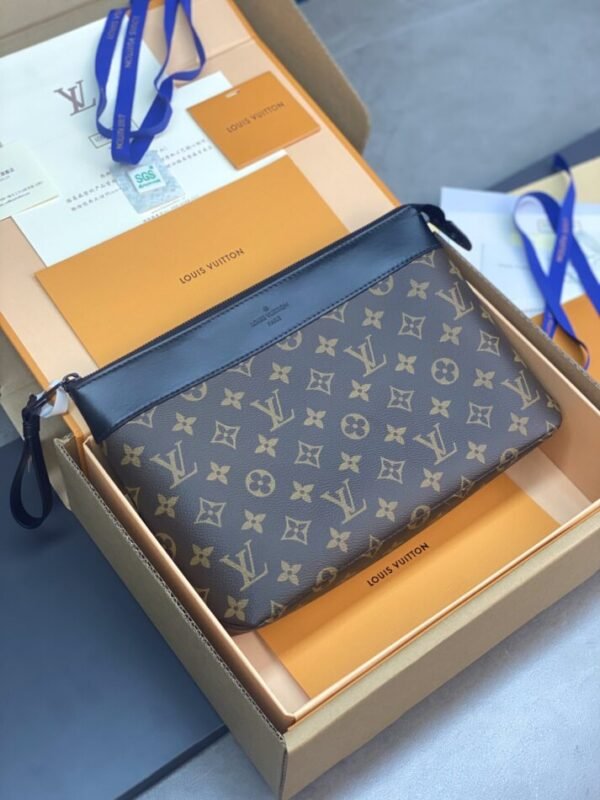 20230920_i1695155176_3811_0 Replica Louis Vuitton Pochette Voyage Souple Brown