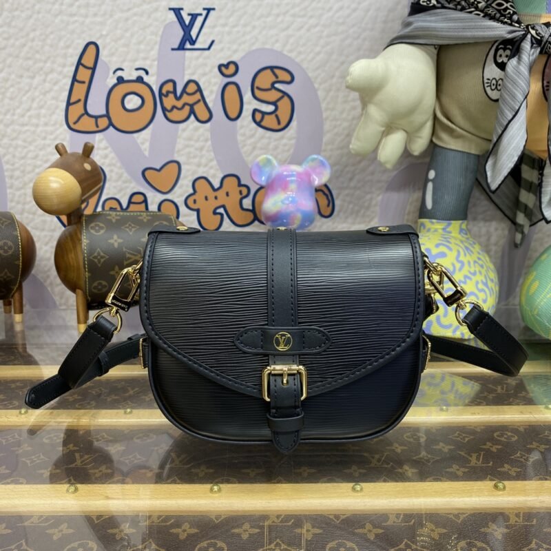 20231002_i1696250799_2648_0 Replica Louis Vuitton Saumur Black