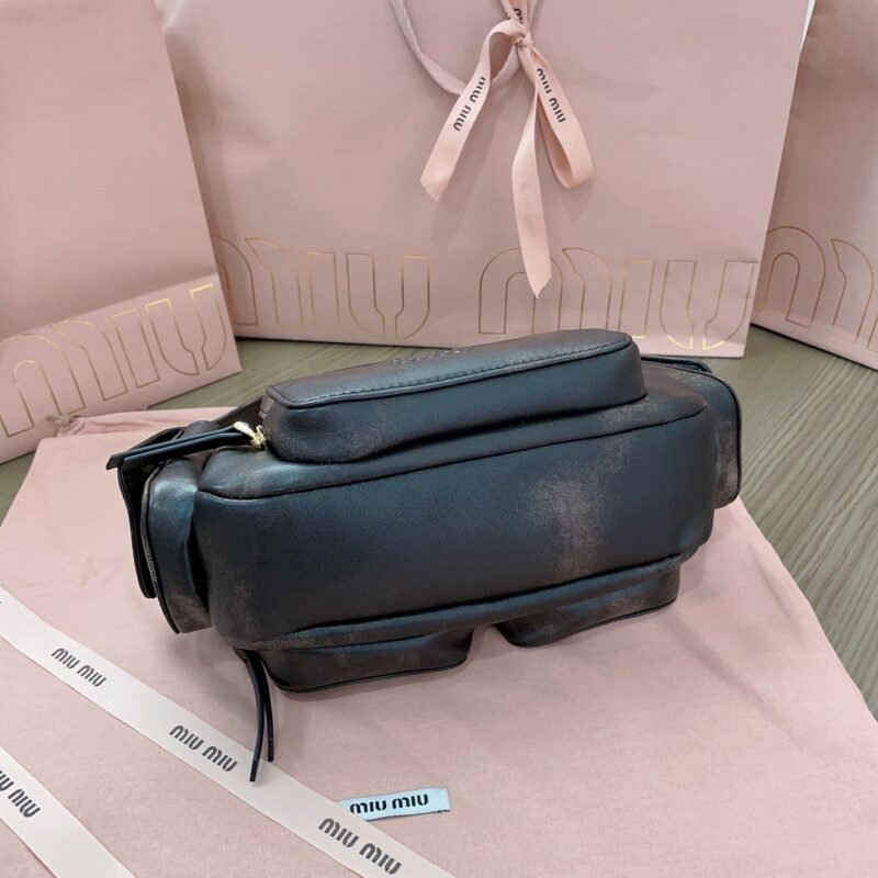 20231013_i1697134162_775_3 Replica Miu Miu Nappa Pocket Bag - 图片 2