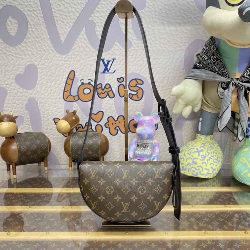 20231016_i1697459680_5681_1 Replica Louis Vuitton Moon Crossbody Brown - 图片 5