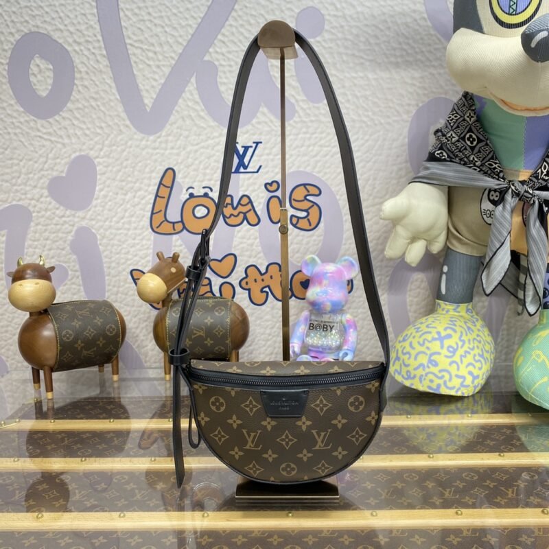 20231016_i1697459680_593_0 Replica Louis Vuitton Moon Crossbody Brown