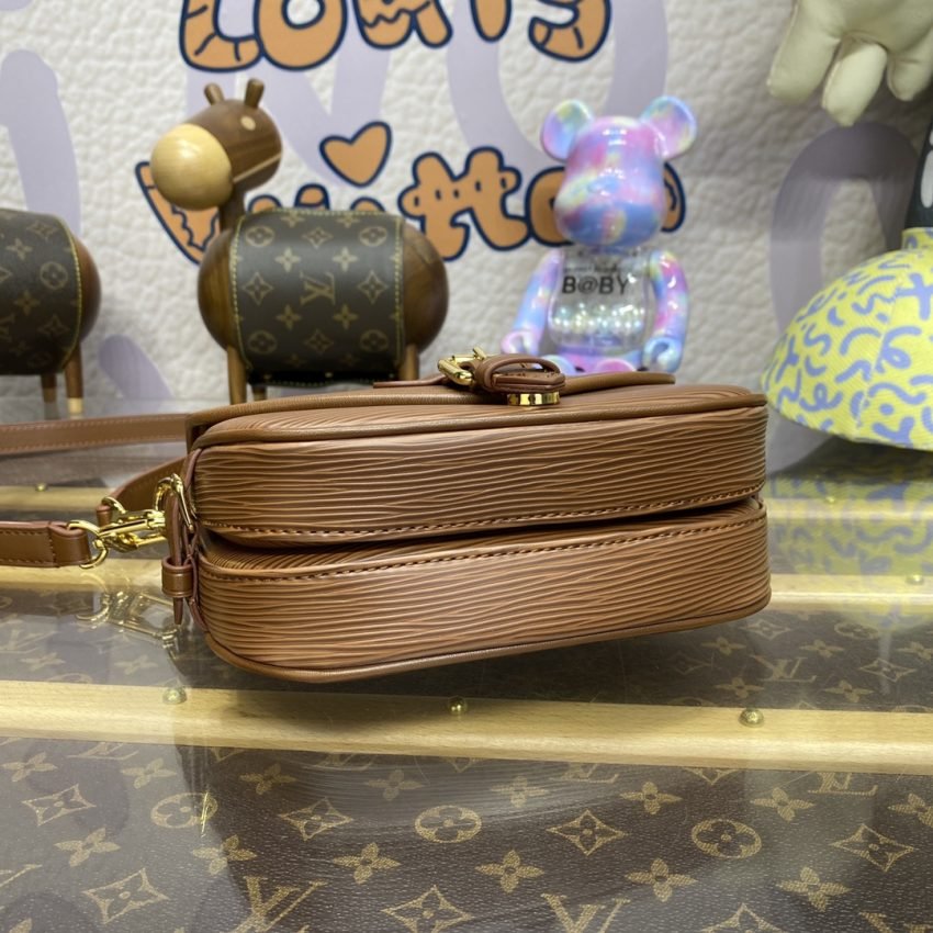 20231022_i1697975904_4325_3 Replica Louis Vuitton Saumur Brown - 图片 7