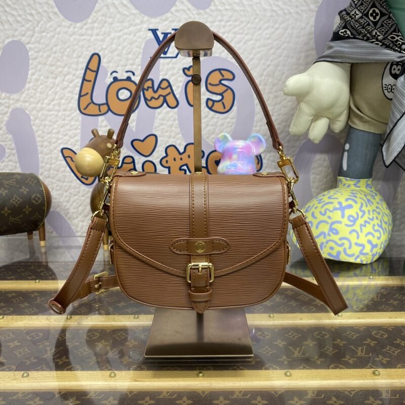 20231022_i1697975904_4771_0 Replica Louis Vuitton Saumur Brown