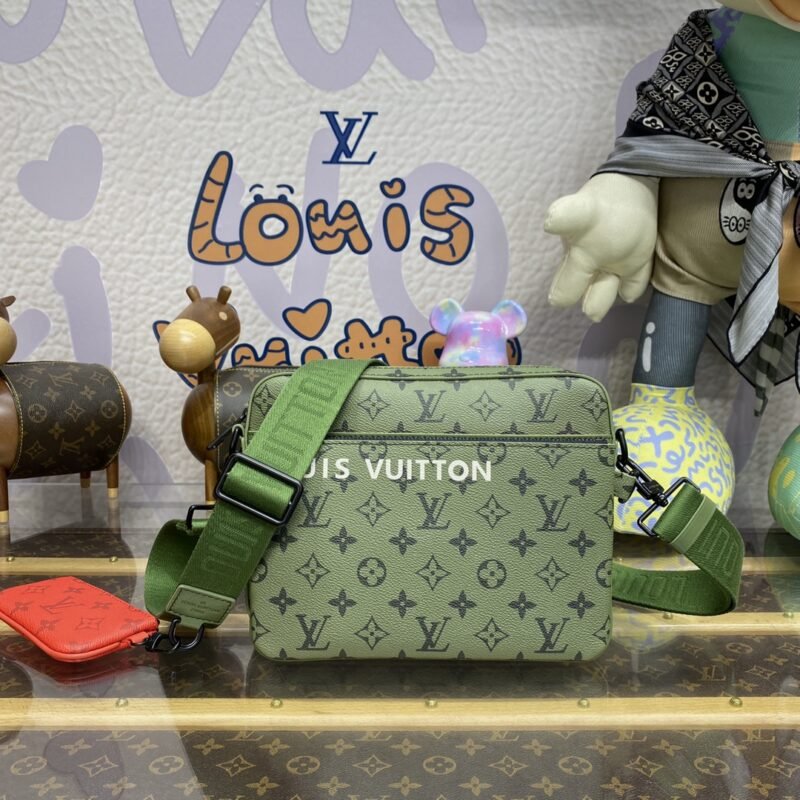 20231102_i1698927785_3098_0 Replica Louis Vuitton Trio Messenger Green