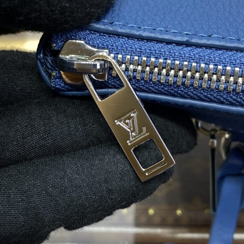 20231103_i1699018867_4711_6 Replica Louis Vuitton Takeoff Pouch Blue - 图片 5