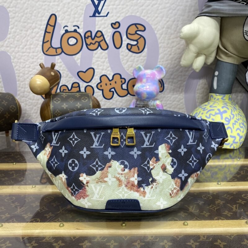 20231111_i1699702657_2934_0 Replica Louis Vuitton Bumbag Discovery Blue Fire