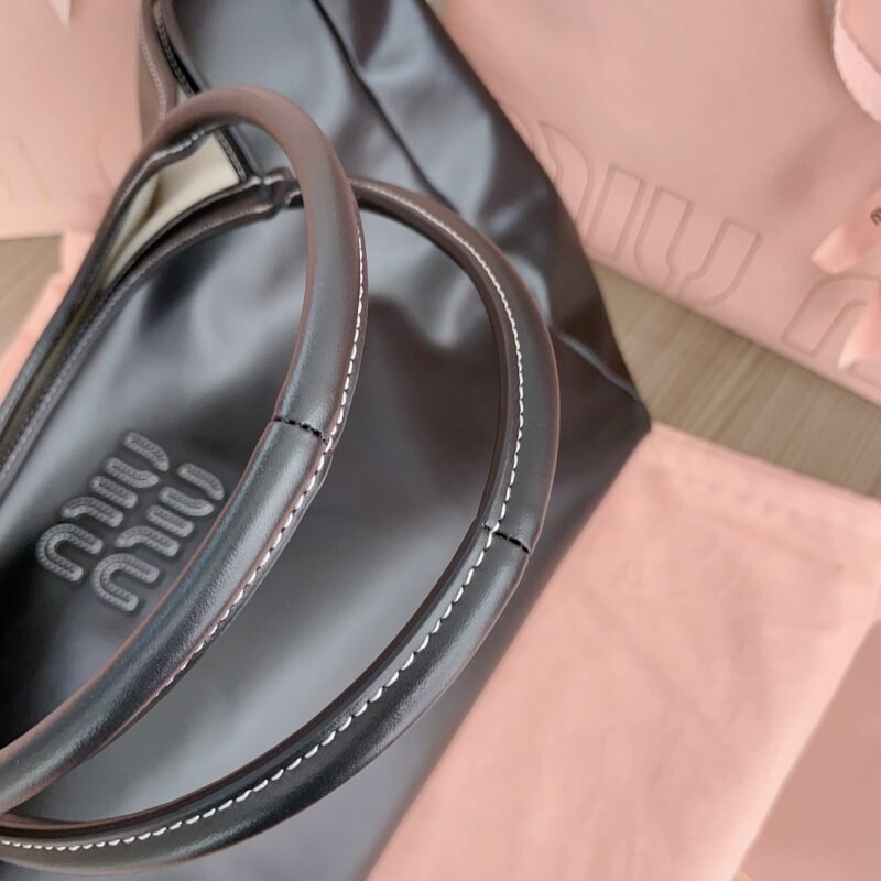 20231112_i1699775508_2765_8 Replica Miu Miu Ivy Tote Black - 图片 2