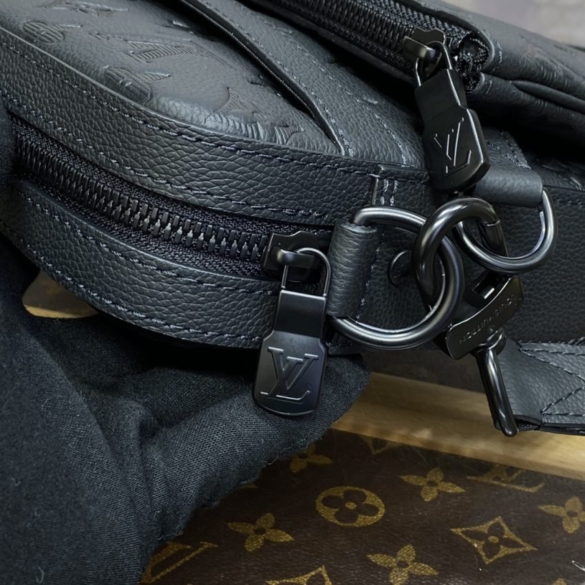 20231112_i1699789026_3681_6 Replica Louis Vuitton Trio Messenger Full Black - 图片 4