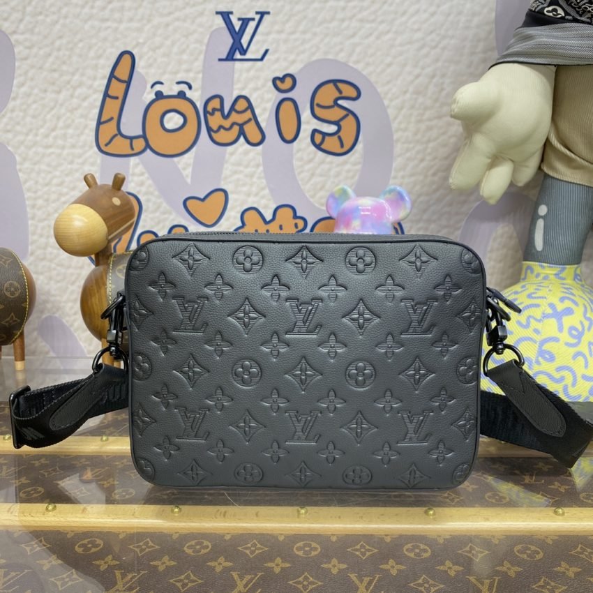 20231112_i1699789026_4223_1 Replica Louis Vuitton Trio Messenger Full Black - 图片 5