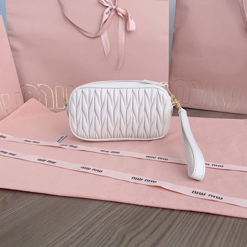 20231125_i1700894179_3588_2 Replica Miu Miu Clutch White - 图片 3