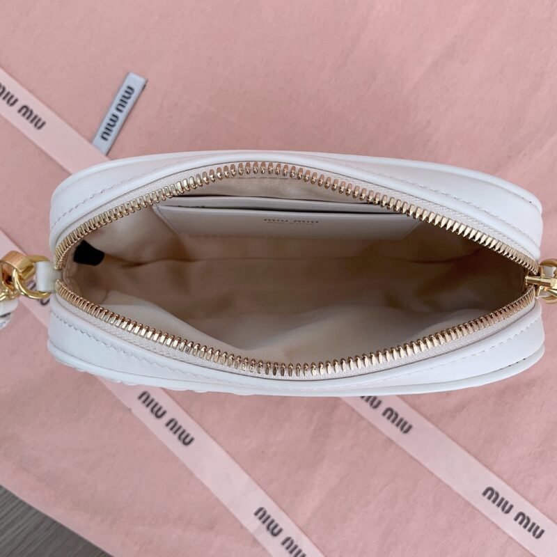 20231125_i1700894179_5986_7 Replica Miu Miu Clutch White - 图片 6