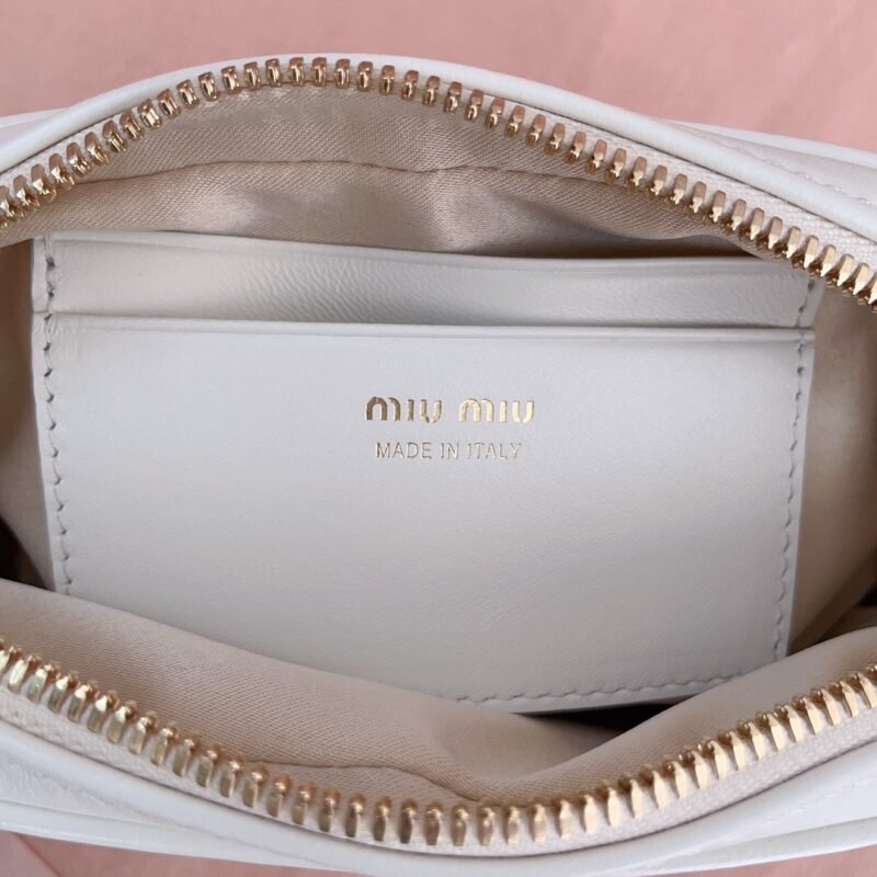 20231125_i1700894179_7099_8 Replica Miu Miu Clutch White - 图片 7
