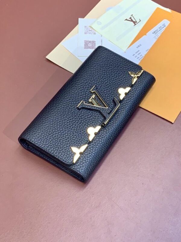 20240103_i1704253008_4268_2 Replica Louis Vuitton Capucines Long Black