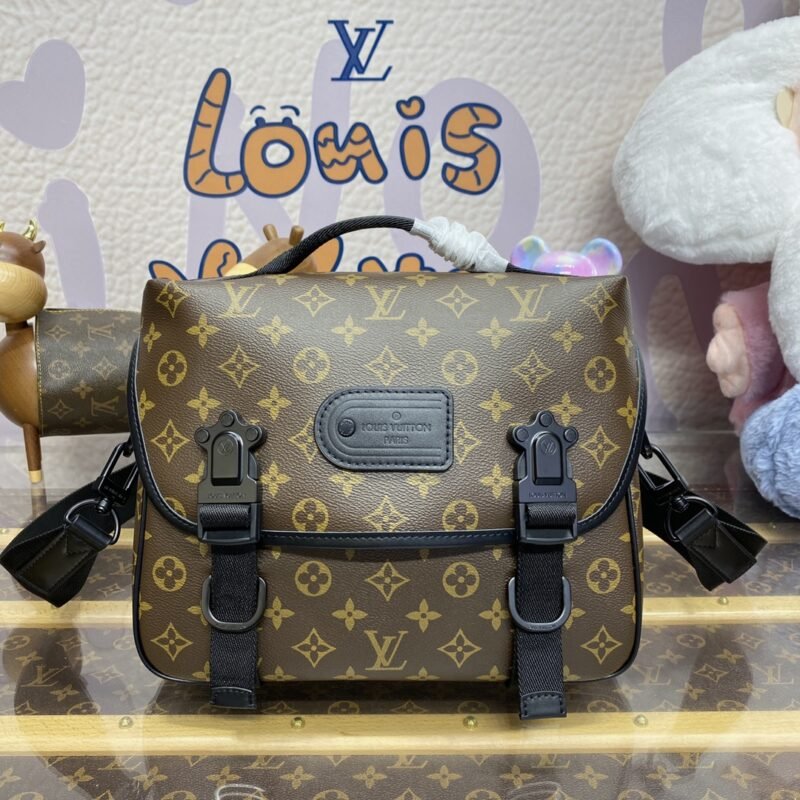 20240320_i1710935790_2160_0 Replica Louis Vuitton Trail Messenger Bag