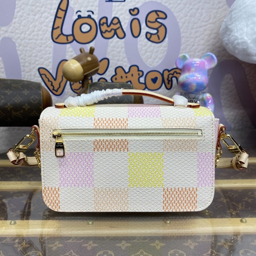 20240324_i1711283441_4480_1 Replica Louis Vuitton Pochette Metis East West Pink Grid - 图片 4