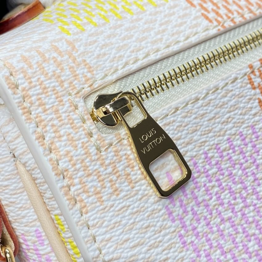 20240324_i1711283441_9665_5 Replica Louis Vuitton Pochette Metis East West Pink Grid - 图片 9