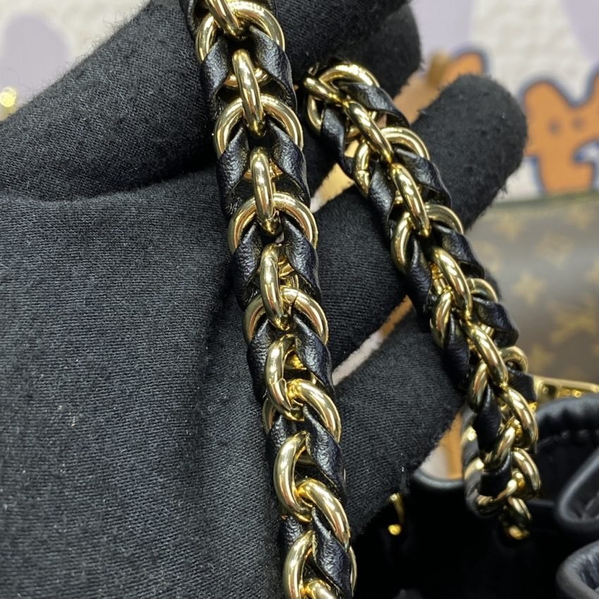 20240327_i1711542851_7102_6 Replica Louis Vuitton Canoé Bucket Bag - 图片 8