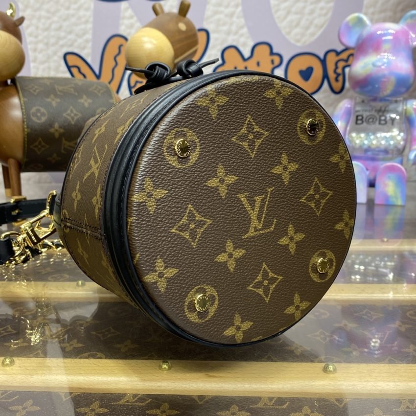 20240327_i1711542851_8985_3 Replica Louis Vuitton Canoé Bucket Bag - 图片 9
