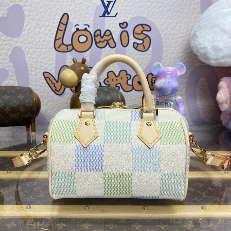 20240401_i1711972115_8526_1 Replica Louis Vuitton Speedy Bandouliere 20 Green Grid