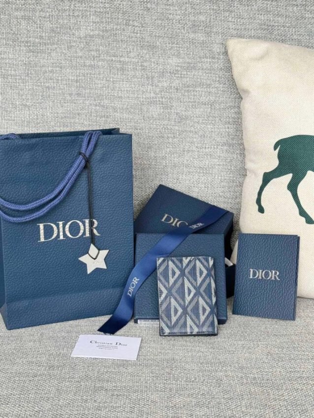 20240430_i1714455409_3616_1 Replica Dior Bi Fold Card Holder 4 Colors - 图片 6