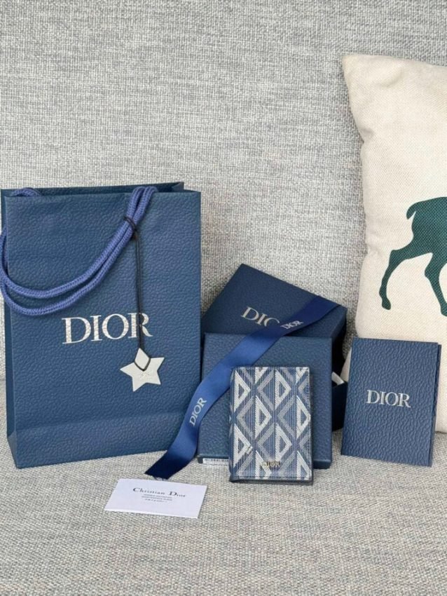 20240430_i1714455409_8123_0 Replica Dior Bi Fold Card Holder 4 Colors - 图片 9
