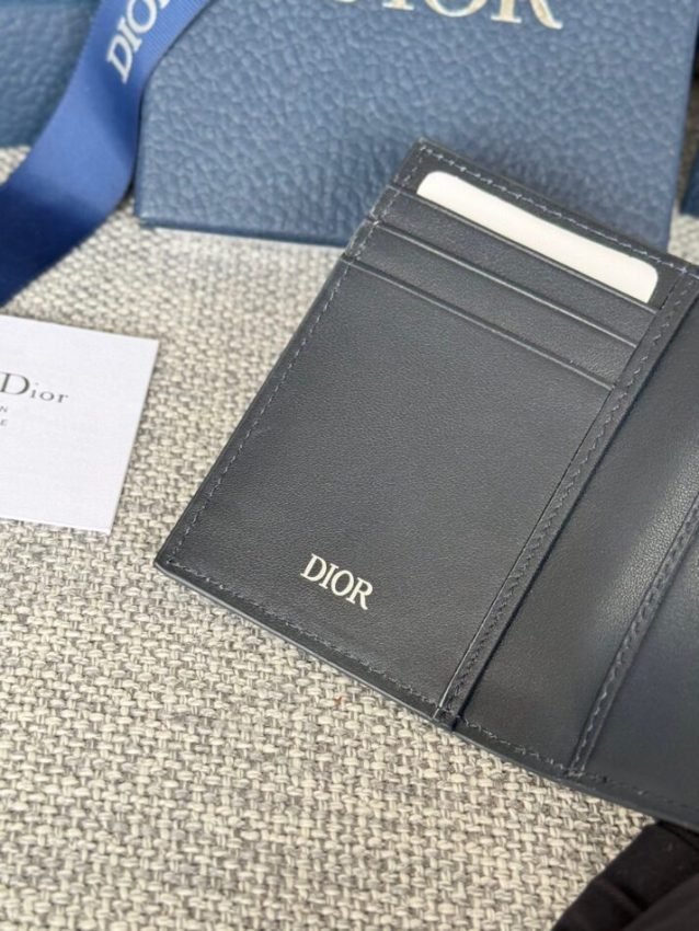 20240430_i1714455409_8380_7 Replica Dior Bi Fold Card Holder 4 Colors - 图片 10